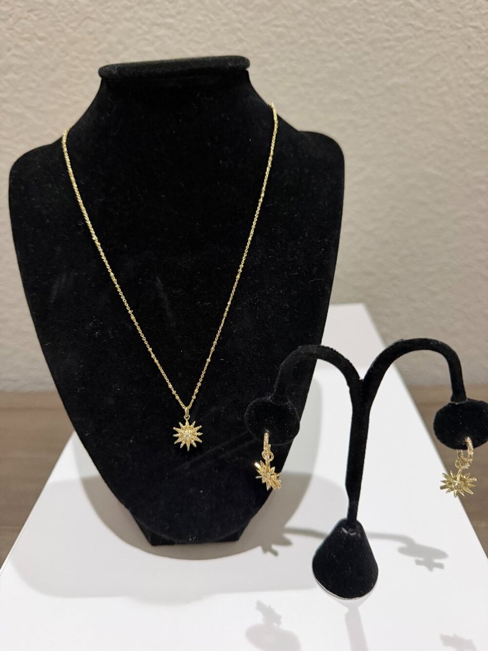 Kendra Scott Gold Starburst Necklace and Drop Earrings Set